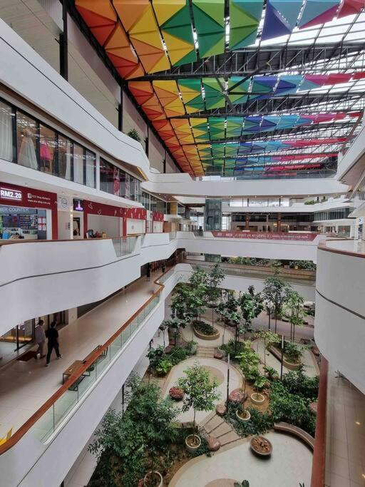 Revo Near Pavilion2 Stadium Bukit Jalil 4-5pax Pangsapuri *