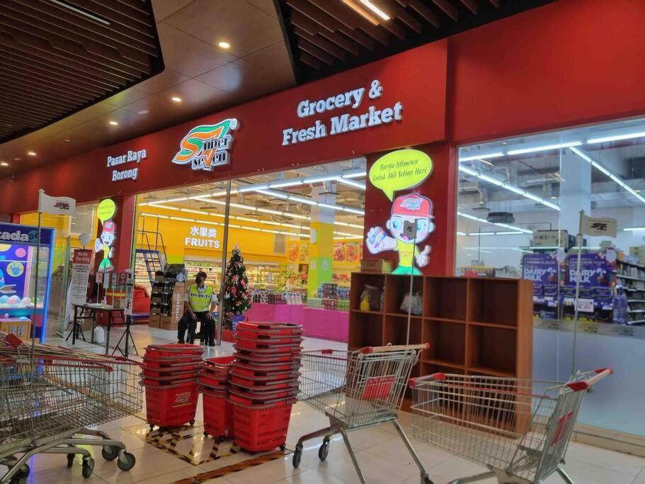 Revo Near Pavilion2 Stadium Bukit Jalil 4-5pax Kuala Lumpur